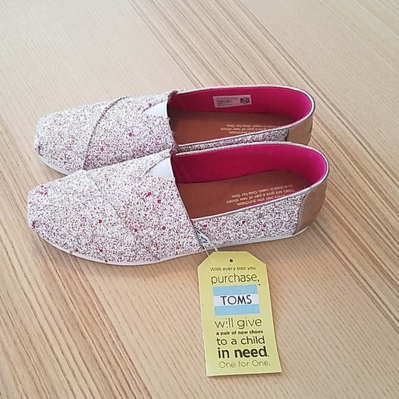 Toms Shoes - NWT TOMS W pink glitter shoes size 7